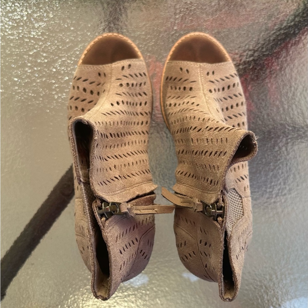 Toms Majorca Peep Toe Booties